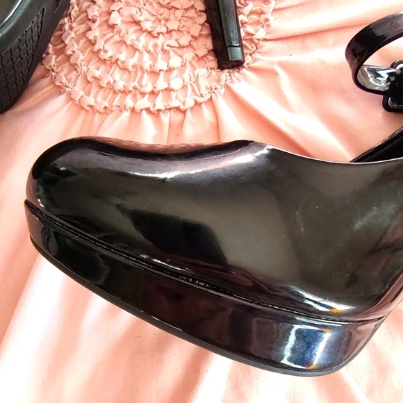 NWOT BLACK PATENT LEATHER STRAPPY 4" HEEL PLATFORMS by Picadilly SZ 9 EUC - Picture 4 of 6